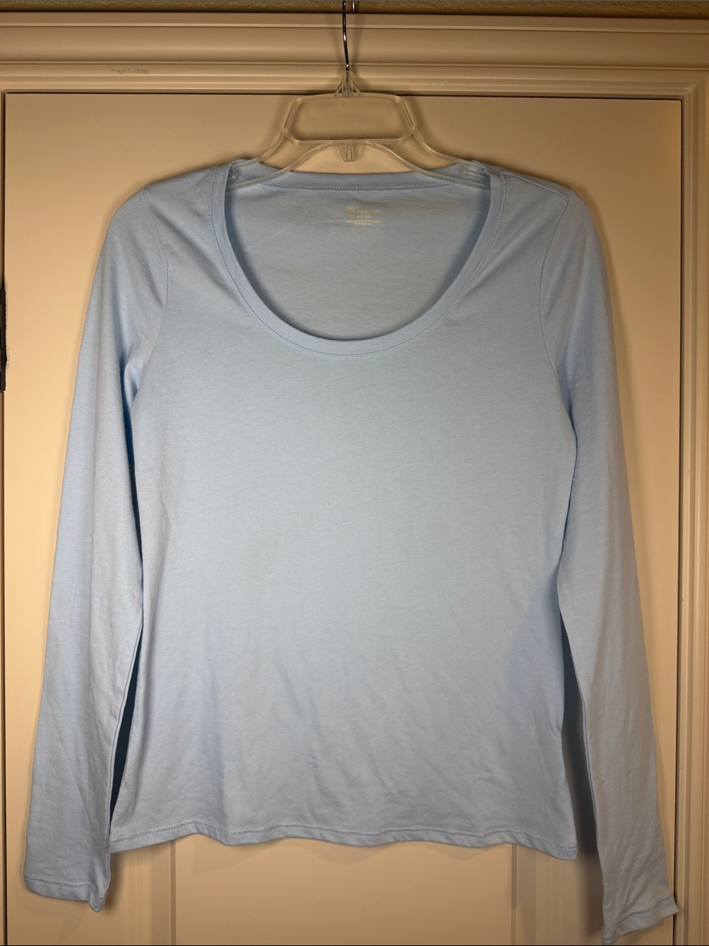 No Boundaries Pale Blue Long Sleeve Scoop Neck Top - Size M